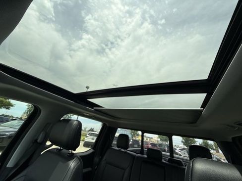 Used 2021 Ford F150 Lariat w/ Equipment Group 502A High AWD/4WD image 22