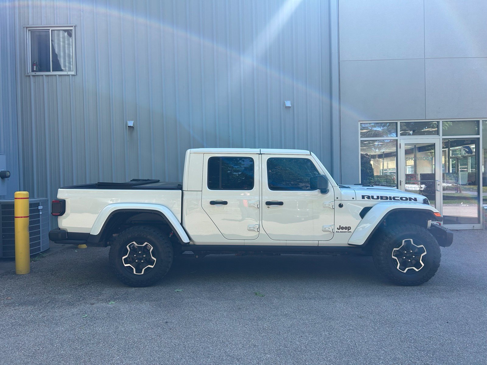 Used 2021 Jeep Gladiator Rubicon w/ Uconnect 4C Nav & Sound Group AWD/4WD image 4