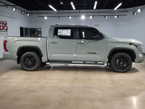 New 2026 Toyota Tundra Limited AWD/4WD image 8