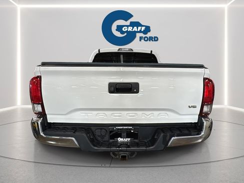 Used 2019 Toyota Tacoma SR image 4