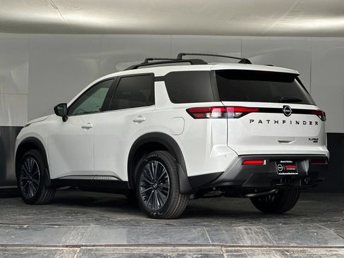 New 2026 Nissan Pathfinder Platinum w/ Cargo Package AWD/4WD image 5