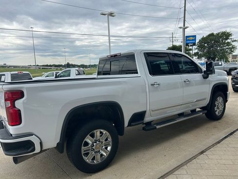 Used 2024 Chevrolet Silverado 3500 High Country AWD/4WD image 6