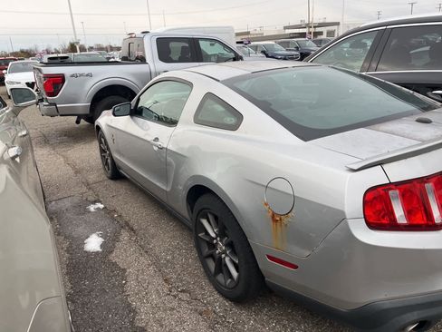 Used 2010 Ford Mustang Coupe image 9