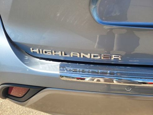 Used 2021 Toyota Highlander Platinum AWD/4WD image 10