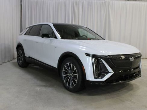 New 2026 Cadillac Lyriq Sport AWD/4WD image 26