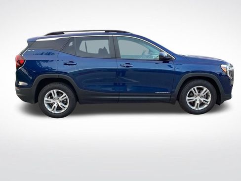 Used 2022 GMC Terrain SLE w/ Driver Convenience Package FWD image 10