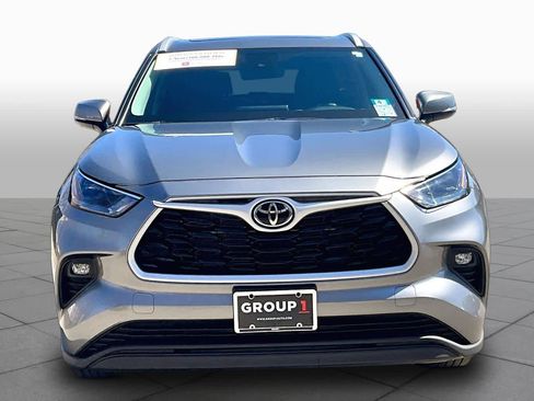 Certified 2025 Toyota Highlander XLE image 4