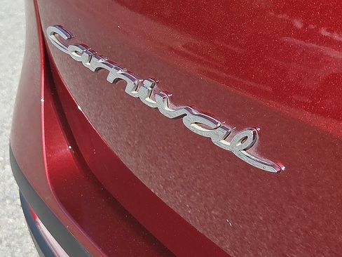 Used 2022 Kia Carnival SX Prestige FWD image 8