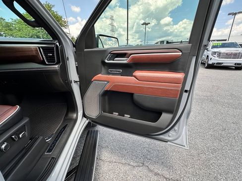 Certified 2025 GMC Sierra 1500 Denali Ultimate AWD/4WD image 15