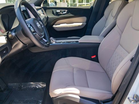 Certified 2026 Volvo XC60 B5 Plus w/ Climate Package PRO AWD/4WD image 21