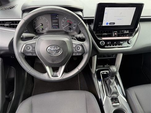 Used 2024 Toyota Corolla Cross SE image 19