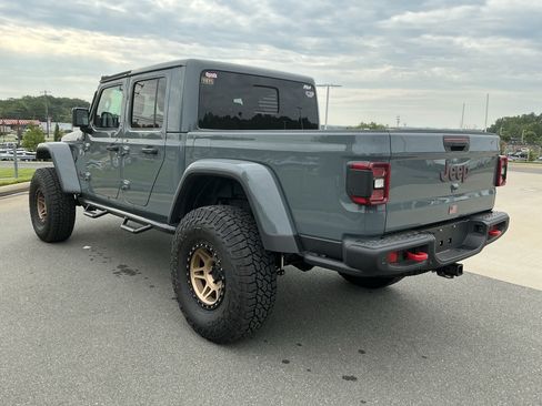 Used 2025 Jeep Gladiator Rubicon AWD/4WD image 5