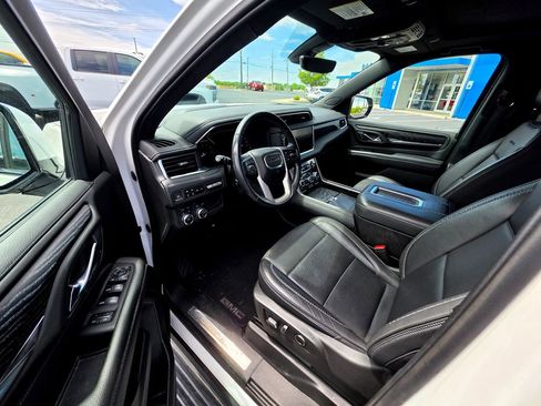Used 2021 GMC Yukon Denali w/ Denali Premium Package AWD/4WD image 22