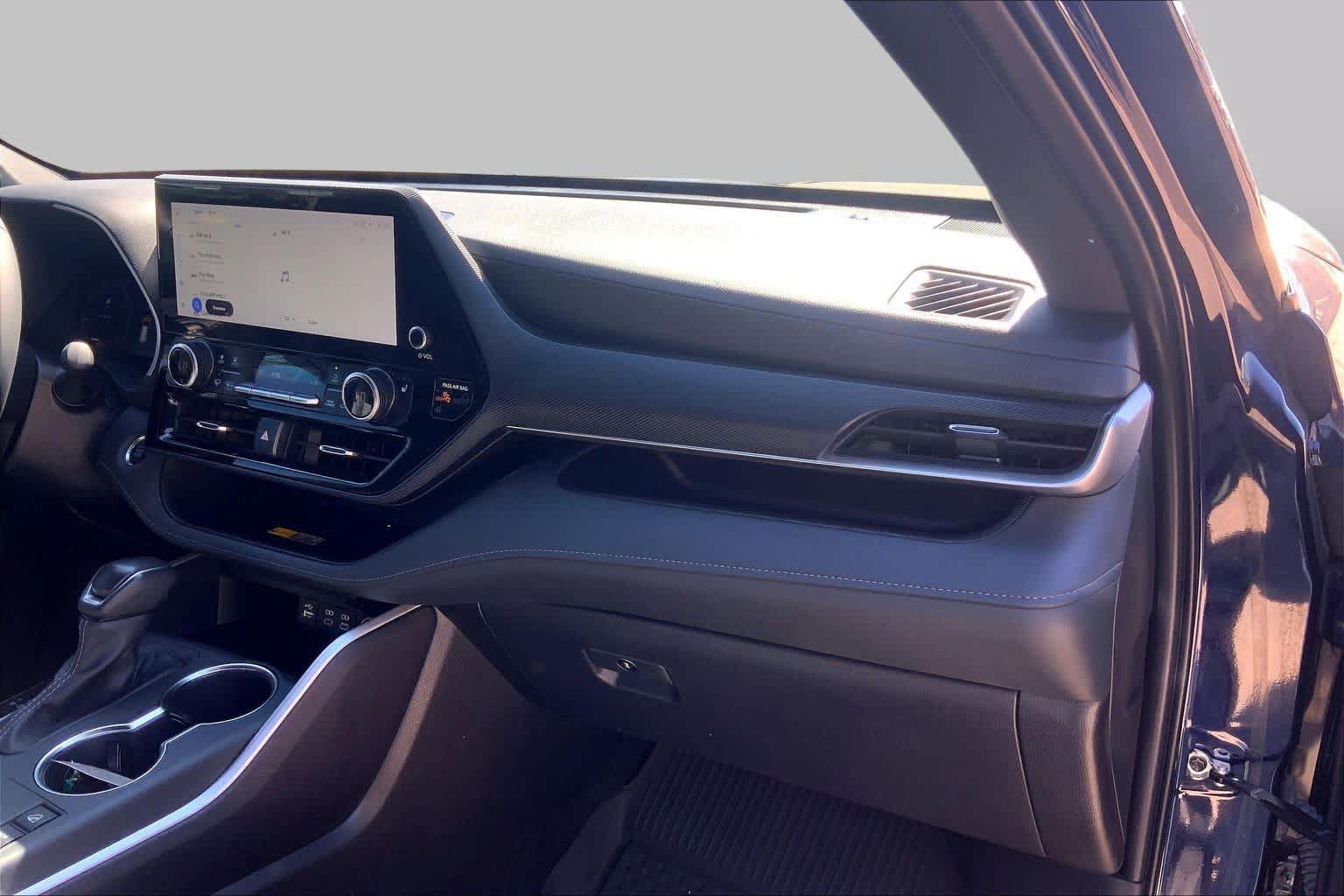Used 2026 Toyota Highlander XSE AWD/4WD image 18