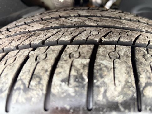 Used 2023 Tesla Model Y Performance image 38