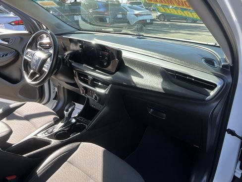 Used 2024 Buick Encore GX Preferred FWD image 25