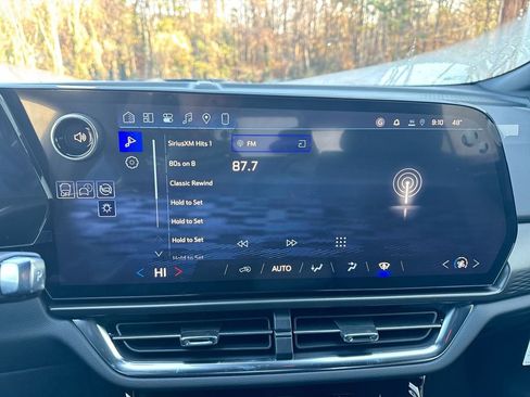 New 2026 Chevrolet Equinox EV LT image 26