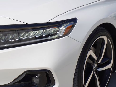 Used 2022 Honda Accord Sport image 2