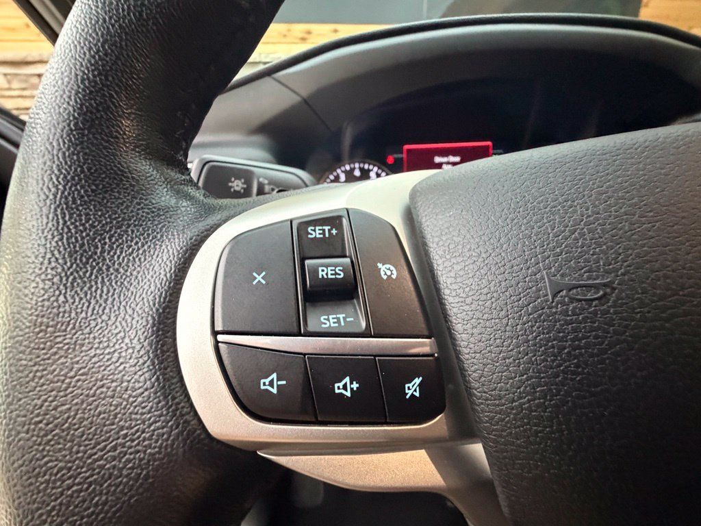 Used 2020 Ford Explorer XLT w/ Equipment Group 202A AWD/4WD image 36