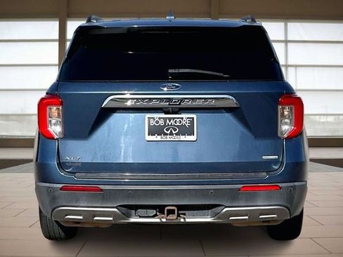 Used 2020 Ford Explorer XLT w/ Equipment Group 202A image 4