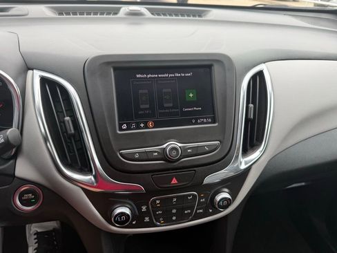 Used 2021 Chevrolet Equinox LT image 18