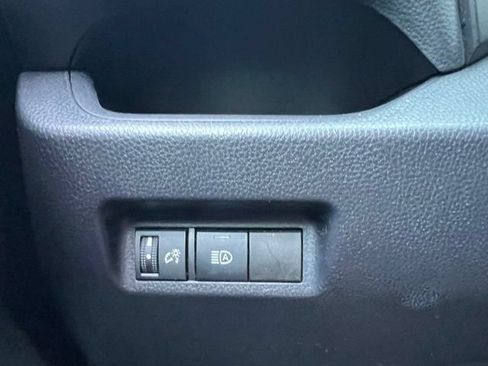 Used 2019 Toyota RAV4 XLE w/ Carpet Mat Package AWD/4WD image 25