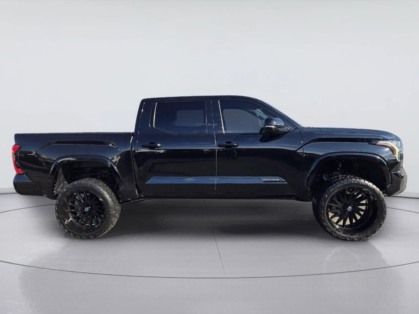 Used 2023 Toyota Tundra Platinum AWD/4WD image 4
