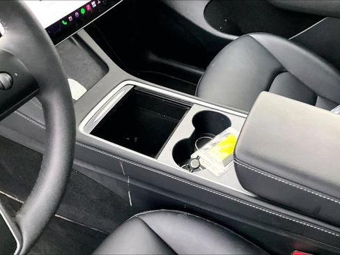 Used 2023 Tesla Model Y Performance AWD/4WD image 15