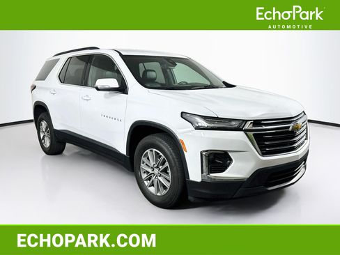 Used 2023 Chevrolet Traverse LT FWD image 1