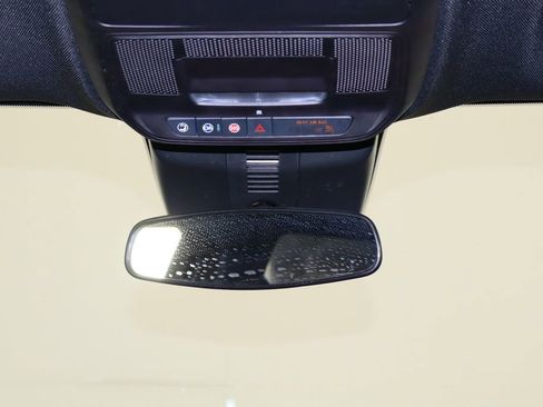 Used 2025 Chevrolet Traverse LT w/ Midnight/Sport Edition image 27