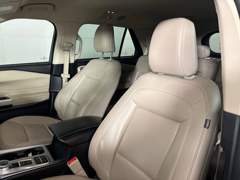 Used 2023 Ford Explorer XLT w/ Equipment Group 202A image 19