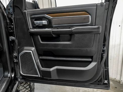 Used 2022 RAM 3500 Laramie AWD/4WD image 47
