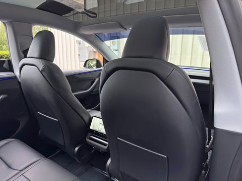 Used 2026 Tesla Model Y 2WD image 38