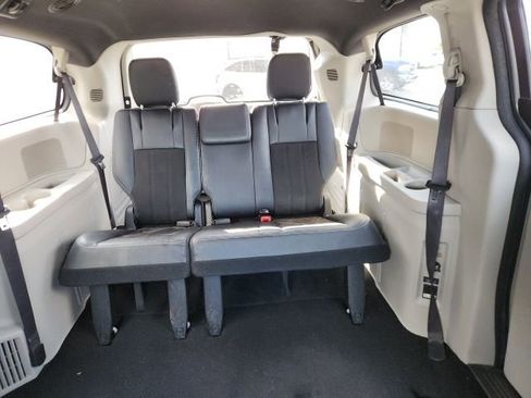 Used 2019 Dodge Grand Caravan SXT image 15