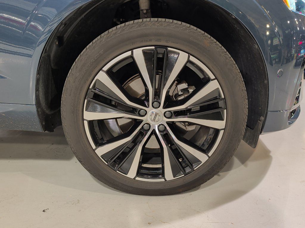 Used 2025 Volvo XC60 B5 Plus AWD/4WD image 6