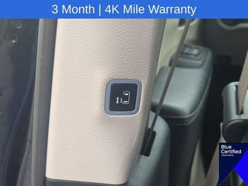 Used 2023 Chrysler Pacifica Touring-L FWD image 25
