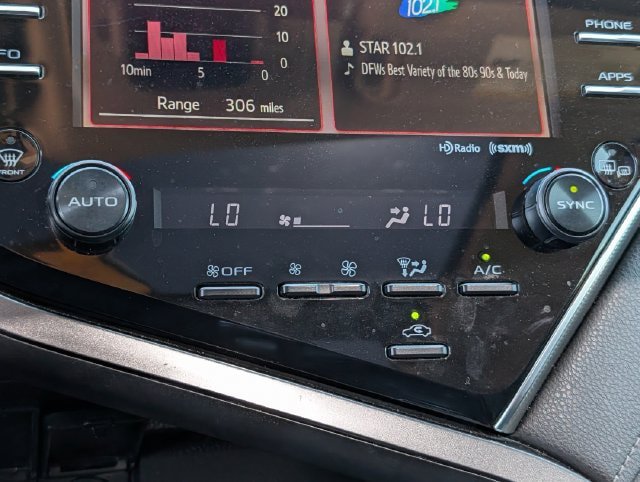 Used 2018 Toyota Camry XSE FWD image 16