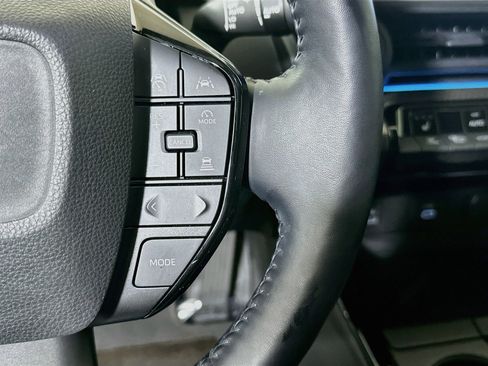 Used 2023 Toyota Prius XLE FWD image 17