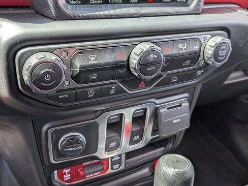 Certified 2022 Jeep Wrangler Rubicon image 18