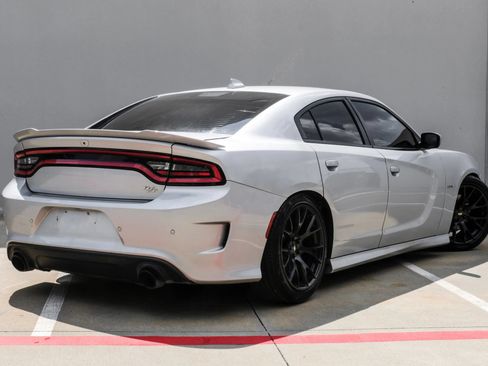 Used 2021 Dodge Charger R/T RWD image 9