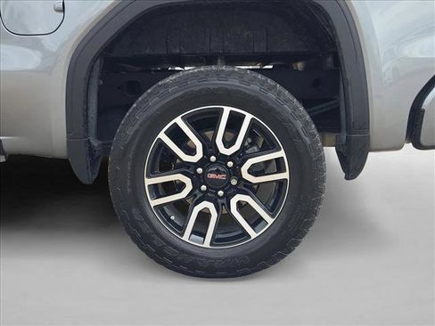 Used 2023 GMC Sierra 1500 AT4 w/ AT4 Premium Package AWD/4WD image 22