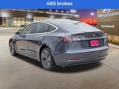 Used 2020 Tesla Model 3 Standard Range Plus image 9