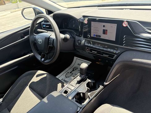 Used 2025 Toyota Camry LE FWD image 20