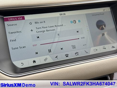 Used 2017 Land Rover Range Rover Sport HSE image 28