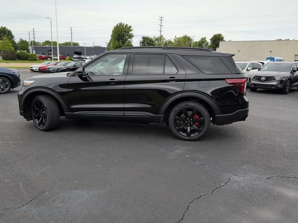 Used 2023 Ford Explorer ST w/ Equipment Group 401A AWD/4WD image 2
