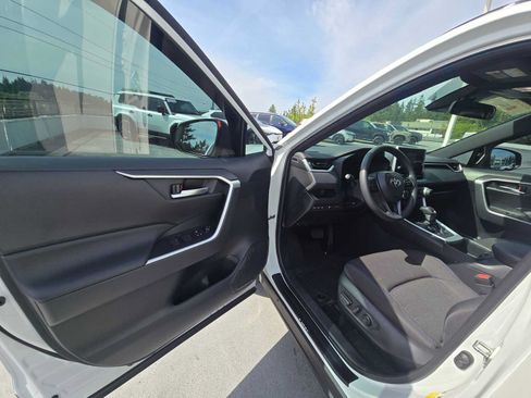 Used 2023 Toyota RAV4 SE w/ Convenience Package AWD/4WD image 20