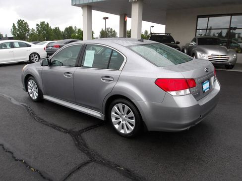 Used 2011 Subaru Legacy 2.5i Limited AWD/4WD image 3