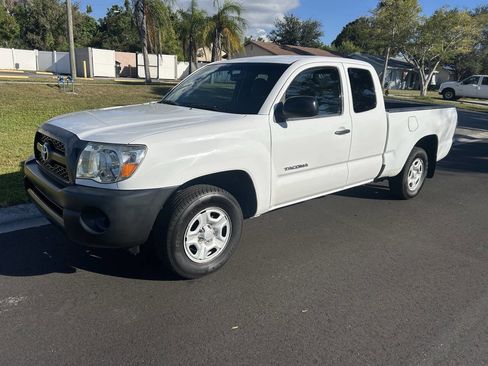 Used 2011 Toyota Tacoma 2WD Access Cab w/ Convenience Pkg image 1