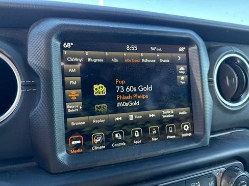 Used 2021 Jeep Wrangler Unlimited Sahara AWD/4WD image 10