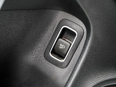 Used 2025 Mercedes-Benz CLA 250 image 45